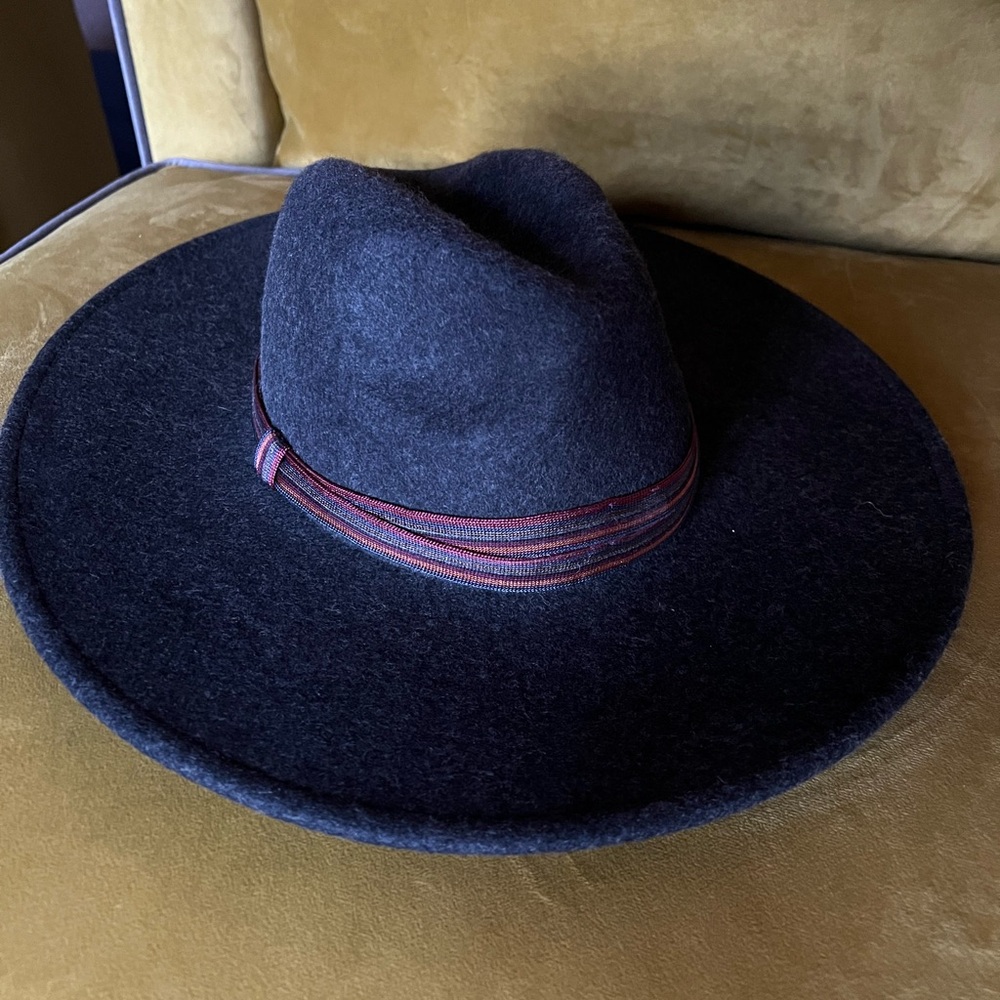 Gray Wool Wide-Brim Hat, Size Small